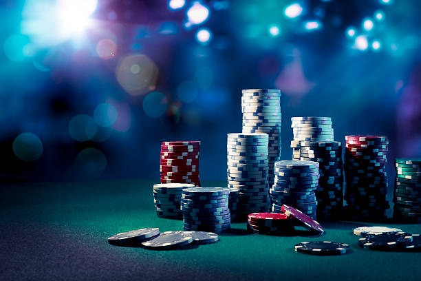 Live European roulette wheel and dealer broadcast on paus platform